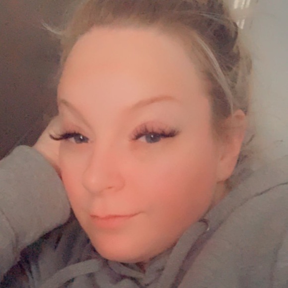 Meet your Posher, Lisa - Picture 1 of 1